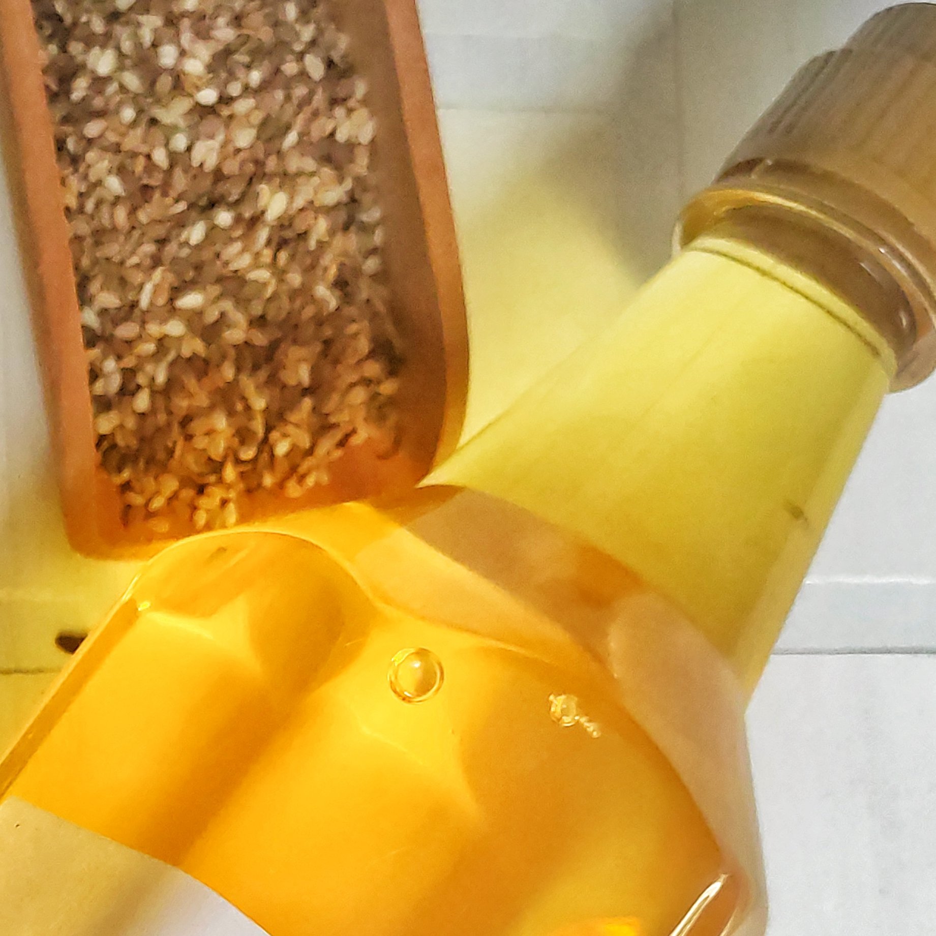 روغن کنجد ایرانی تازه 1 لیتری داهمان  (درب آرام ریز)